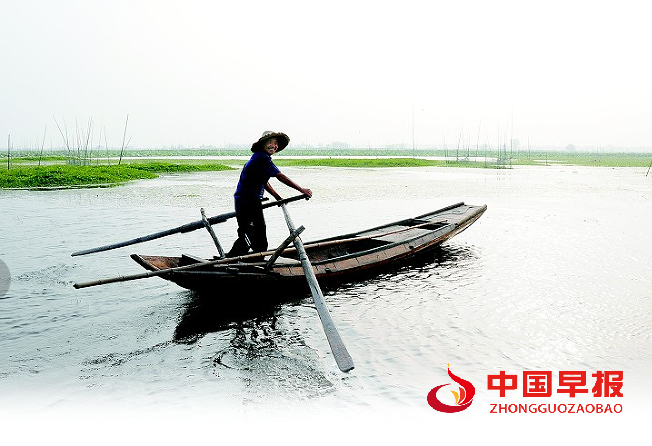 长湖划船.png