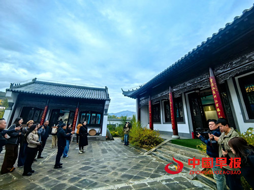 青海海东：“河湟福地·春华秋实—2025媒体海东行”活动启动(图2)